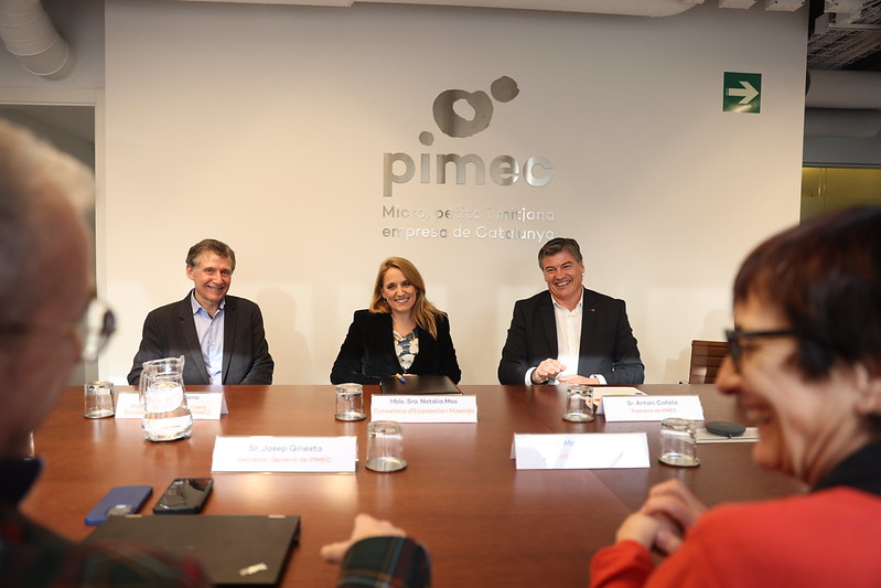 La consellera d’Economia i Hisenda, Natàlia Mas, ha visitat la seu de PIMEC