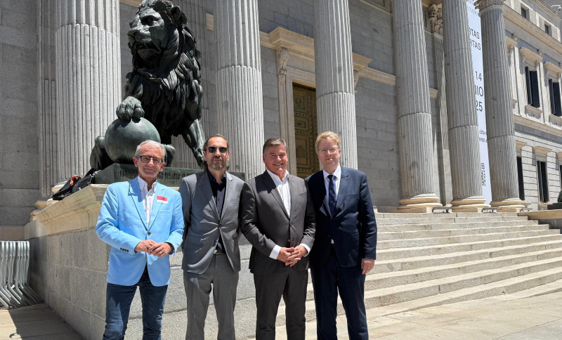 Pimec se reúne con PP, Sumar y PNV para trasladar la inviabilidad de la actual propuesta de reducción de jornada laboral para las pymes